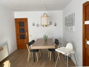 A seating area at Vilamarlux VI