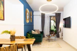 Soho #1 Luxurious apartment in Saint Nicolas tesisinde bir oturma alanı