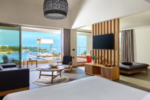 Castello Infinity Suites - Adults Only tesisinde bir oturma alanı