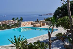Bazén v ubytování Mythic Paros , Adults Only nebo v jeho okolí