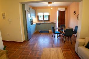 Kuchyňa alebo kuchynka v ubytovaní Great sea view apartment kokkini hani
