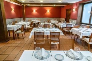 Restauracja lub miejsce do jedzenia w obiekcie Hostal Gran Duque