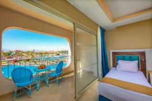 Afbeelding uit fotogalerij van Titanic Aqua Park Resort - Families and Couples only in Hurghada