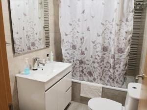 Kúpeľňa v ubytovaní confortable y luminoso piso 5 camas + 29 fotografií