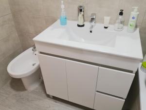 Kúpeľňa v ubytovaní confortable y luminoso piso 5 camas