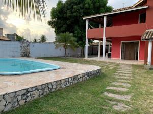 Bazén v ubytování Arembepe nebo v jeho okolí