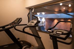 Fitness centrum a/nebo fitness zařízení v ubytování Hotel Pollinger