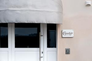 Certifikát, hodnocení, plakát nebo jiný dokument vystavený v ubytování Claudio Rooms