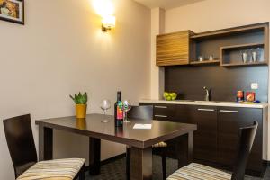 A kitchen or kitchenette at Hotel Mursalitsa by HMG - Half board