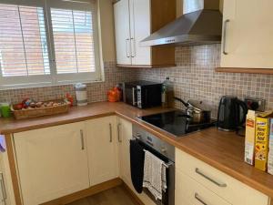 Lovely double bedroom rental with free parking