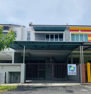 Gallery image of KS1 HOMESTAY SKY MIRROR DOUBLE STOREY HOUSE (4BR) in Kuala Selangor