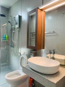 Bilik mandi di KS1 HOMESTAY SKY MIRROR DOUBLE STOREY HOUSE (4BR)