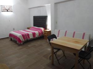 Foto dalla galleria di Hospedaje Casa Cortés - Recamaras de Descanso en Tepoztlán Mor a Tepoztlán