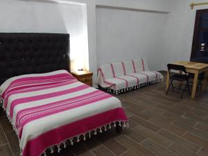 Foto dalla galleria di Hospedaje Casa Cortés - Recamaras de Descanso en Tepoztlán Mor a Tepoztlán