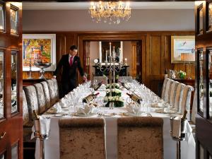 Restaurace v ubytování Hayfield Manor + 37 fotografií