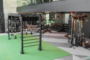 Fitness centrum a/nebo fitness zařízení v ubytování Experience District Midtown Reno Condos by Barsala