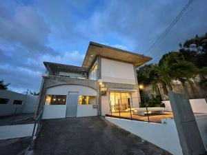 Budova, kde se vila nachází + 10 fotografií