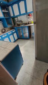 A kitchen or kitchenette at شقة مكرم عبيد للعائلات B 20