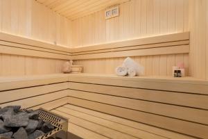 Fotografie z fotogalerie ubytování Greenhouse Ella with heated pool v destinaci Tršće