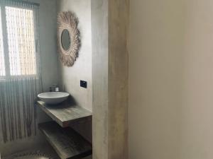 Phòng tắm tại Spacious, Light & Cozy Apartments with Ocean Views