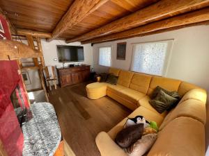 Gallery image of CHALET ARMONIOSO in Leontica