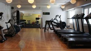 Fitness centrum a/nebo fitness zařízení v ubytování Hotell Vindelngallerian