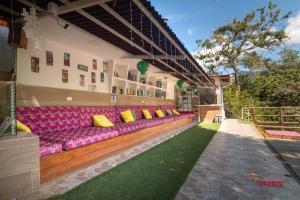 MINCA Chunuu - glamping - coworking MINCA的阳台或露台