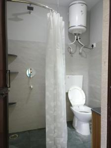 A bathroom at White Rabbit Guest House