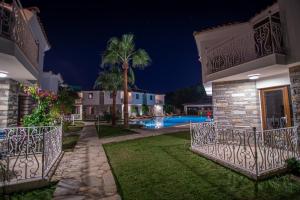 Bazén v ubytování Turay Hotel nebo v jeho okolí