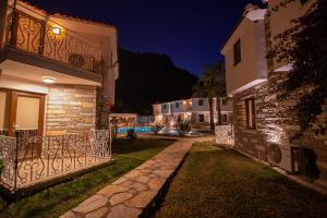 Bazén v ubytování Turay Hotel nebo v jeho okolí