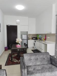 Kuchyň nebo kuchyňský kout v ubytování ASTORIA AMPANG, 6Pax - Near KLCC, ZooNegara, AmpangPoint Mall