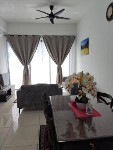 Posezení v ubytování ASTORIA AMPANG, 6Pax - Near KLCC, ZooNegara, AmpangPoint Mall