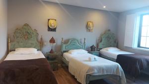 Tempat tidur dalam kamar di MyRiverPlace River View Porto apartments