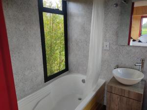 Koupelna v ubytování Quyé Tiny House