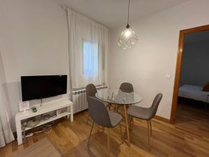 Telewizja i/lub zestaw kina domowego w obiekcie El Rincon De San Gil