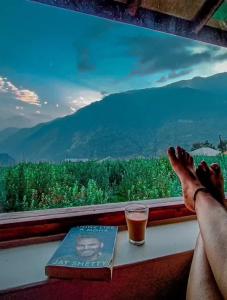 Splošen pogled na gorovje oz. razgled na gore, ki ga ponuja hostel