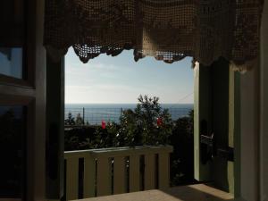 A general sea view or a sea view taken from Az apartmant