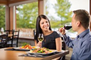 Ảnh trong thư viện ảnh của Auberge du Lac-à-l'Eau-Claire ở Saint-Alexis-des-Monts