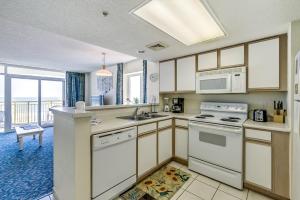 Bay Watch Resort 522 - 5th Floor oceanfront property with a fitness center and free Wifi plus pools