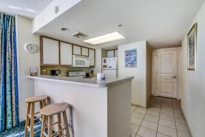 Bay Watch Resort 522 - 5th Floor oceanfront property with a fitness center and free Wifi plus pools