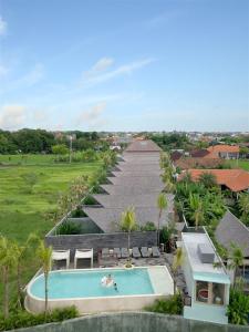 Astera Resort Canggu by Ini Vie Hospitality 부지 내 또는 인근 수영장 전경