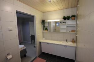 Koupelna v ubytování Teemahostel