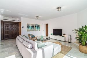 Galeriebild der Unterkunft VACATION MARBELLA I Villa Adelfas, Andalusian Style, Private Pool, Sea View in Marbella