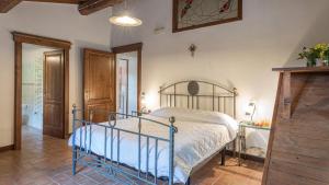 Posteľ alebo postele v izbe v ubytovaní CASA LARGNANO 6&2, Emma Villas