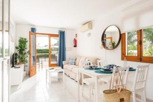 Posezení v ubytování Apartamento Las Palmeras by Mauter Villas