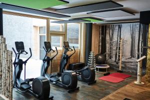 Fitness centrum a/nebo fitness zařízení v ubytování HUBERTUS Mountain Refugio Allgäu