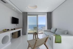 Гостиная зона в Infinity View Hotel Tinos