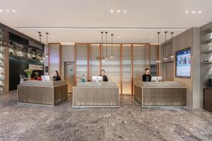Ο χώρος του λόμπι ή της ρεσεψιόν στο Atour Hotel Rudong Central Plaza