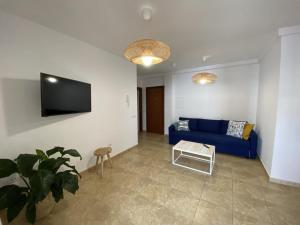 TV a/nebo společenská místnost v ubytování Vivienda vacacional sur de europa b 3 5