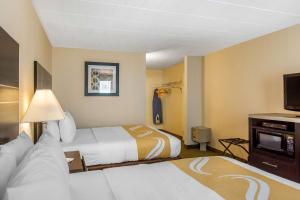 Postel nebo postele na pokoji v ubytování Quality Inn Ledgewood - Dover